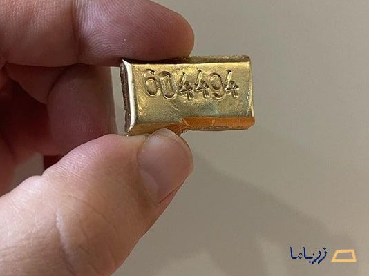 تصویر انگ بر روی طلای آب شده